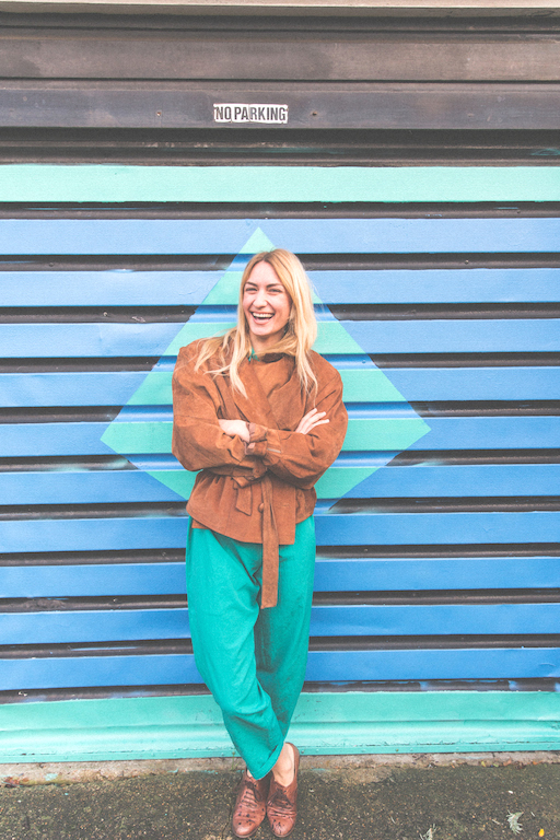 caroline-derveaux_garage-door